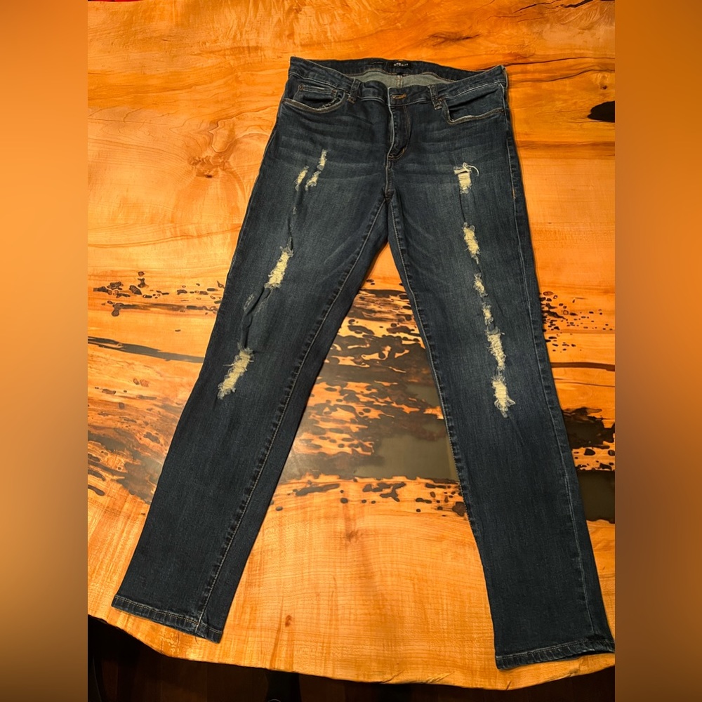 SZ 30 STS Blue Morgan Tomboy destroyed/distressed jeans